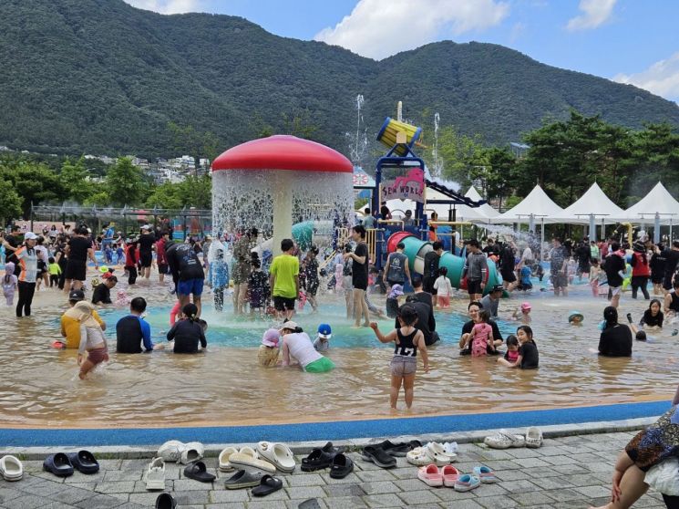 디자인공원 물놀이장. 양산시 제공