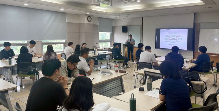 경과원, 지역산업맞춤형 인력양성 잘했다…고용부 최우수 S등급받아