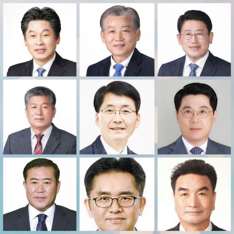 (윗쪽 왼쪽부터) 이철 전남도의원, 김신 전 완도군의원, 지영배 전 전남도국장, 신의준 전남도의원, 신영균 전 완도군 국장, 우홍섭 전 진도부군수, 허궁희 완도군의원, 김세국 전 전남도감사관, 차용우 전 완도군의원.