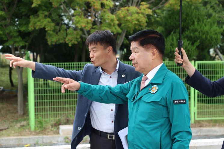 이상근 고성군수, 동물보호센터 건축 준공에 따른 현장 방문