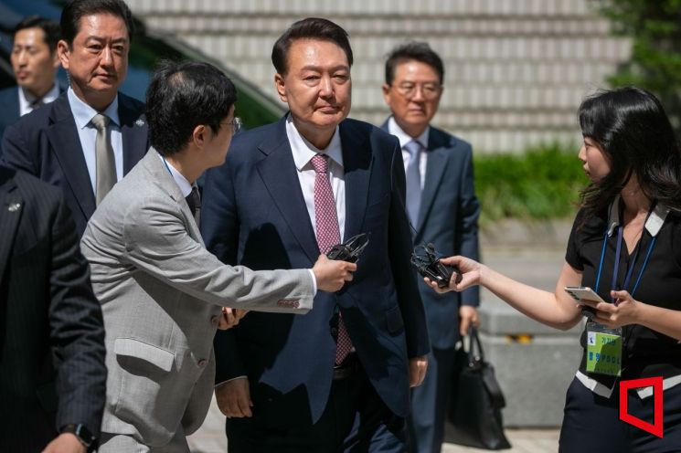 특전여단장 "尹이 의원 끌어내라 지시했다 들어"…尹, 직접 반박