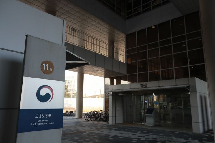 지난해 퇴직연금 400兆 첫 돌파… 수익률 4.77%로 0.49%P↓