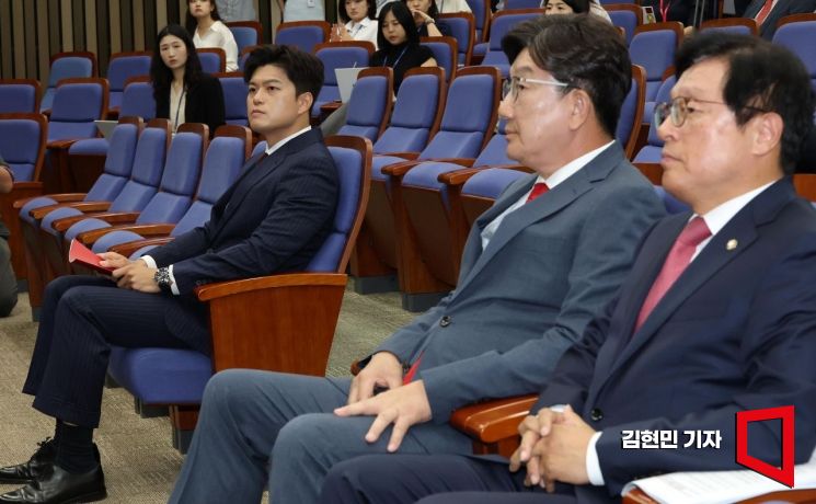 정비커녕 사분오열 국민의힘…눈길은 차기 원내대표에
