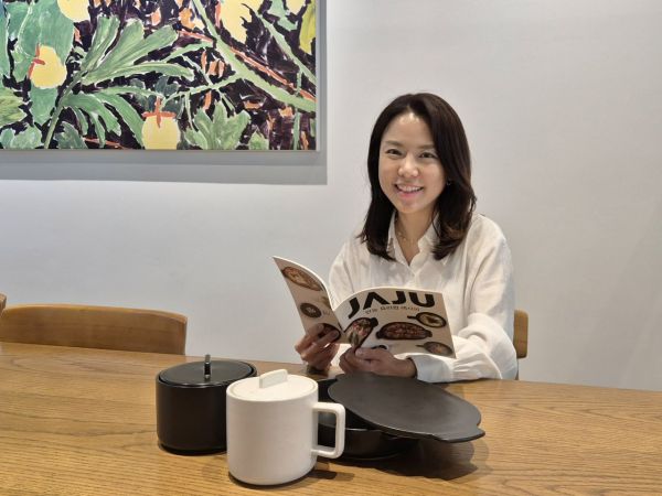 김수정 자주 라이프팀 팀장이 '만능요리컵'에 대해 소개하고 있다. 이민지 기자.