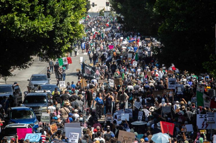 "당장 떠나라"…LA 경찰, 다운타운 전역 '집회금지구역' 선포
