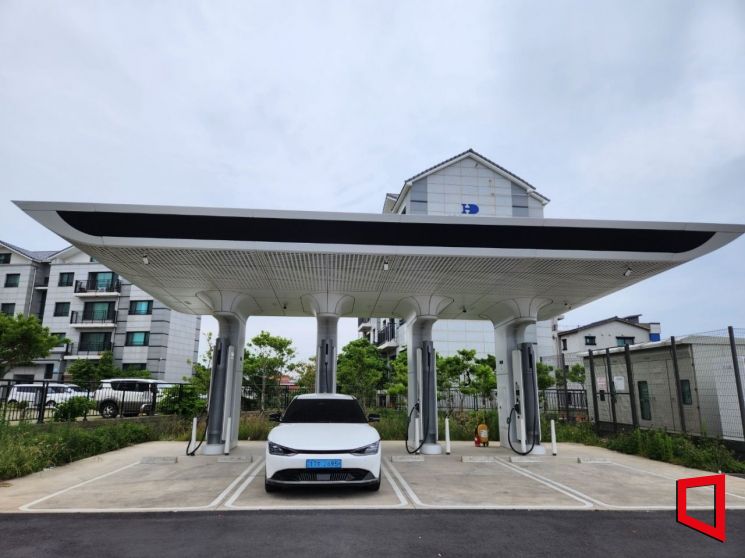 E-pit electric vehicle charging station located in Hagwi, Aewol-eup, Jeju, operated by Hyundai Motor Group. Photo by Park Changwon.