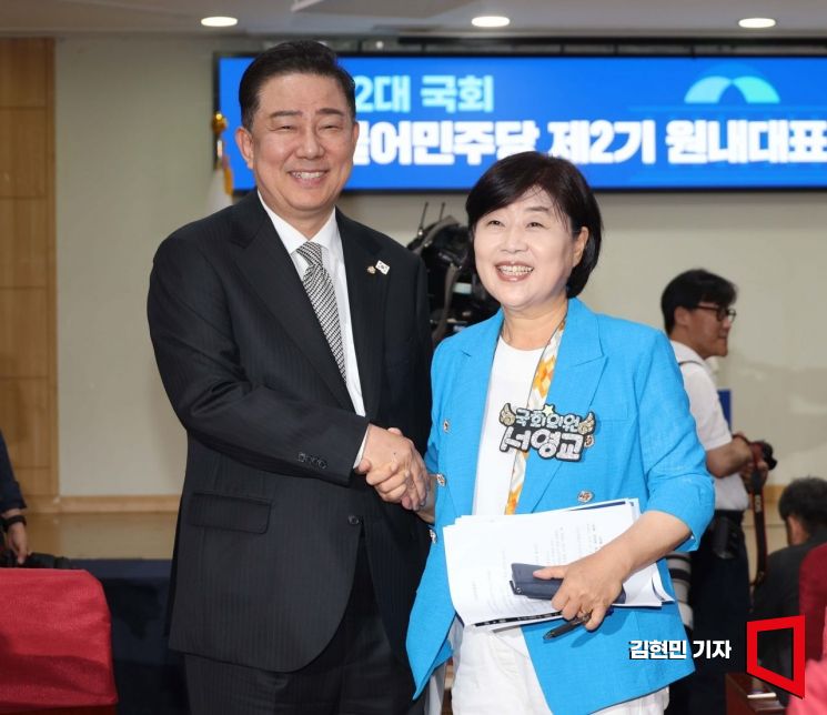 [포토] 악수하는 김병기-서영교