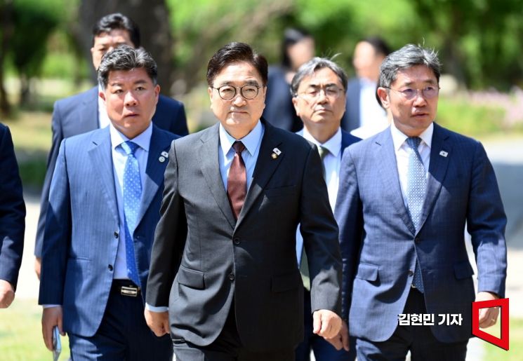 [포토] 취임 1주년 기자간담회 향하는 우원식 국회의장