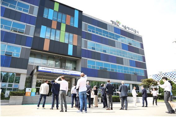 서울에너지공사, 태양광 신기술 실증단지에 EU 등 해외기업 방문