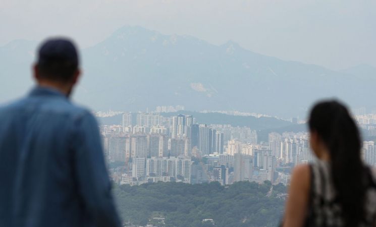 서울 남산에서 바라본 성북구, 노원구 일대 아파트 단지 모습. 연합뉴스