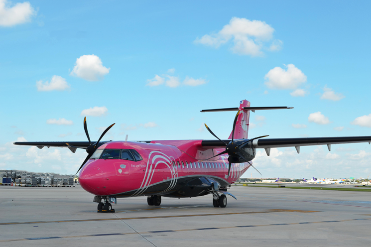 실버항공이 운행 중이던 드 하빌랜드(De Havilland) DHC-6-300 트윈 오터(Twin Otter) 비행기. 실버항공