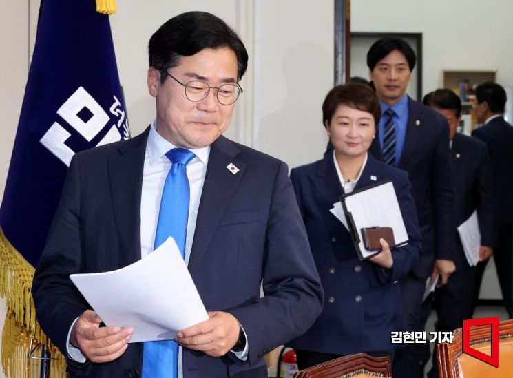 [포토] 최고위 참석하는 박찬대 직무대행