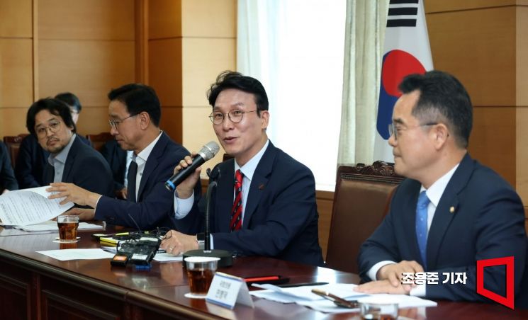 [포토] 밥상물가 점검 간담회 발언하는 김민석 후보자