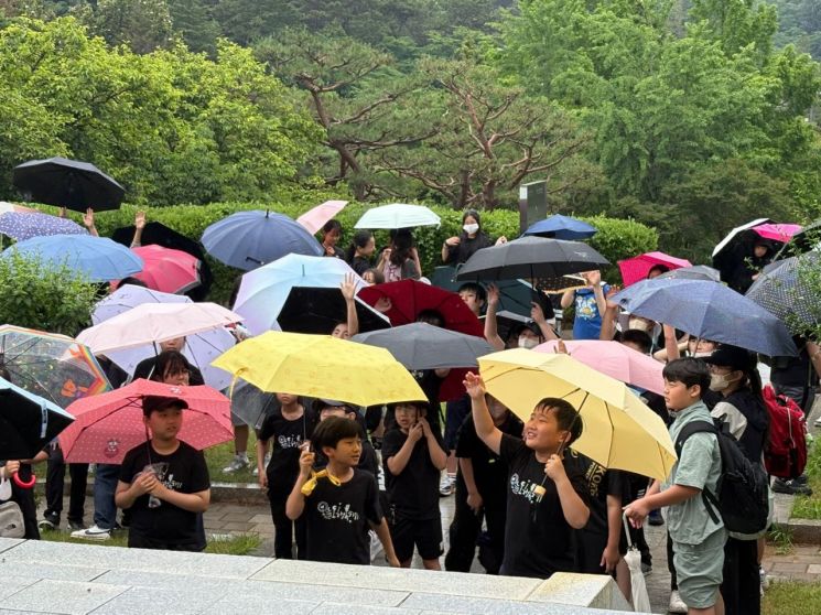 광주지방보훈청이 호국보훈의 달을 맞이해 대촌중앙초등학교 학생들과 자라나는 미래세대와 함께하는 보훈 체험 행사 제2탄 '보보 K.I.D.S 캠프'를 실시했다. 광주지방보훈청 제공