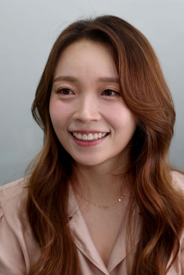 애니메이션 '사랑의 하츄핑'에서 하츄핑을 더빙한 성우 조경이 씨가 아시아경제 본사에서 인터뷰를 하고 있다. 허영한 기자