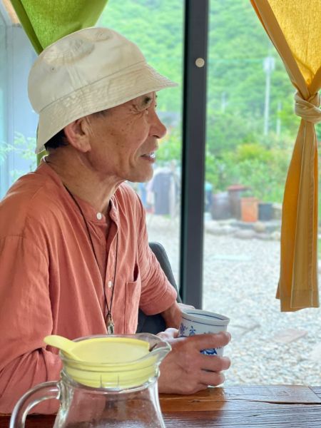 완주군이 오는 28일 오후 3시 중앙도서관에서 '새들은 날기 위해 울음마저 버린다'의 김용만 시인을 초청해 북콘서트 '시의 세계로'를 개최한다.완주군 제공