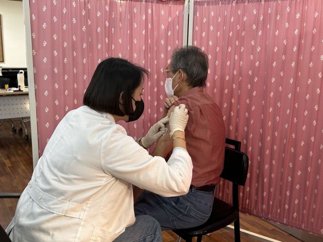 남원시가 코로나19 재유행 대비 감염병 예방수칙 준수하고 고위험군의 경우 반드시 백신 접종할 것을 당부한다. 남원시 제공