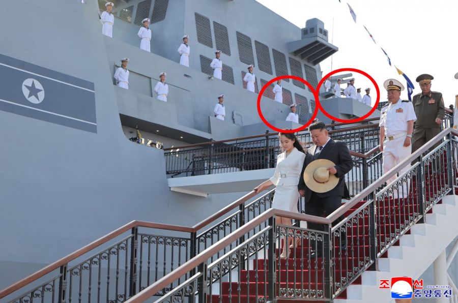 북한이 지난 12일 라진조선소에서 새로 건조한 해군 구축함을 '강건호'로 명명하고 진수기념식을 개최했다고 조선중앙통신이 13일 보도했다.