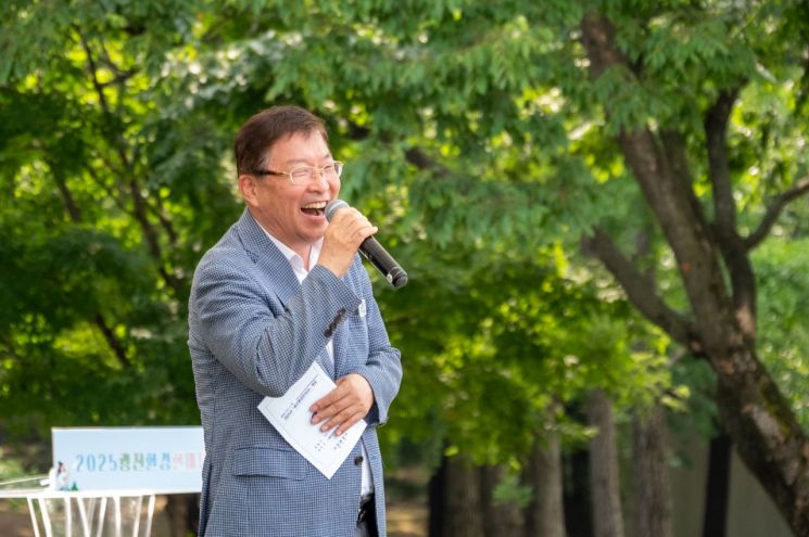 김경호 광진구청장이 광진환경한마당에서 인사말을 하고 있다. 광진구 제공.