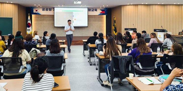 동신대학교가 최근 전남 나주배원예농협 대강당에서 외국인 계절근로자를 대상으로 '한국어 교육 프로그램'을 운영했다. 동신대학교 제공