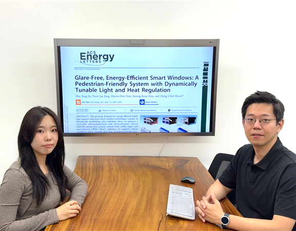 (왼쪽부터) 조회정 제1저자, 문홍철 교수. KAIST 제공
