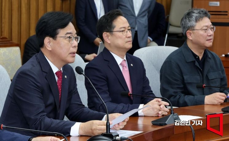 [포토] 송언석 원내대표 "혁신위 조속 추진...다시 전국 정당으로"