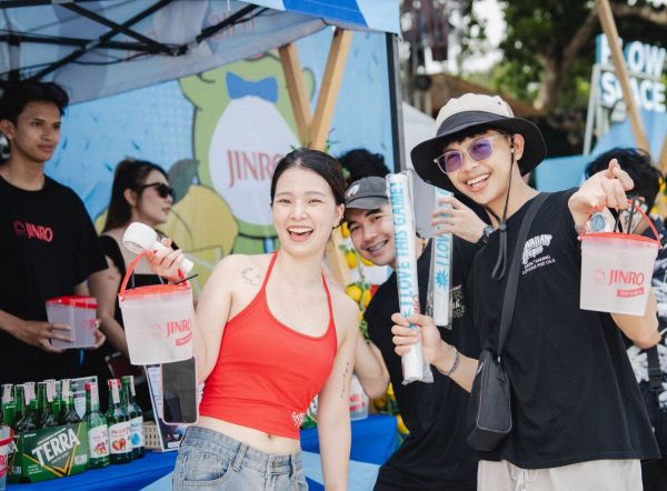 하이트진로 태국 '새멧 인 러브 뮤직 페스티벌 2025(Samed in Love Music Festival 2025)' 행사 현장 이미지. 하이트진로