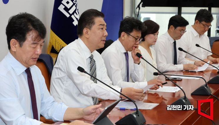 [포토] 김병기 신임 원내대표, 첫 원내대책회의 주재