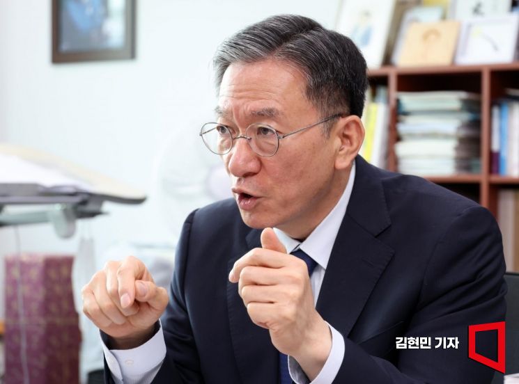 정성호 더불어민주당 의원이 17일 국회에서 아시아경제와 인터뷰를 하고 있다. 2025.6.17 김현민 기자