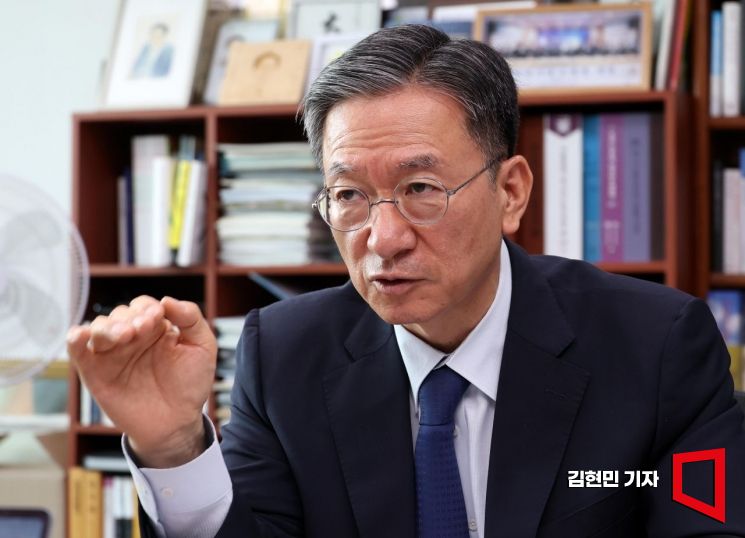 정성호 더불어민주당 의원이 17일 국회에서 아시아경제와 인터뷰를 하고 있다. 2025.6.17 김현민 기자