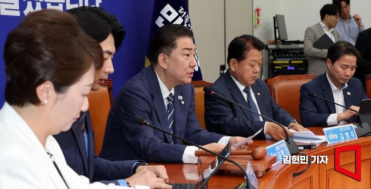 [포토] 김병기 "尹 거리 활보, 金 병원행...내란 세력 망동 계속"