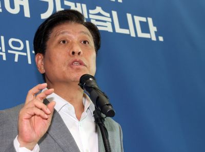 조승래 대변인, "각 부처 업무보고는"    (세종=연합뉴스) 배재만 기자 = 국정기획위원회 조승래 대변인이 18일 정부세종컨벤션센터에서 부처 업무보고와 관련한 설명을 하고 있다. 2025.6.18    scoop@yna.co.kr(끝)＜저작권자(c) 연합뉴스, 무단 전재-재배포, AI 학습 및 활용 금지＞