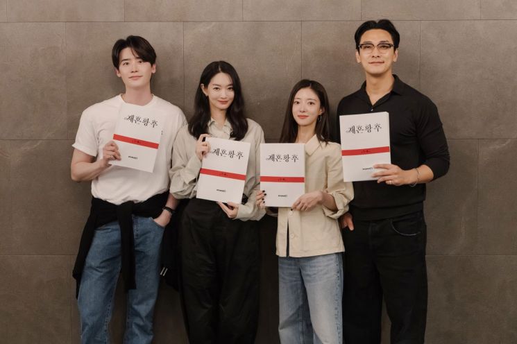 디즈니+, 인기 웹툰 '재혼 황후' 드라마화