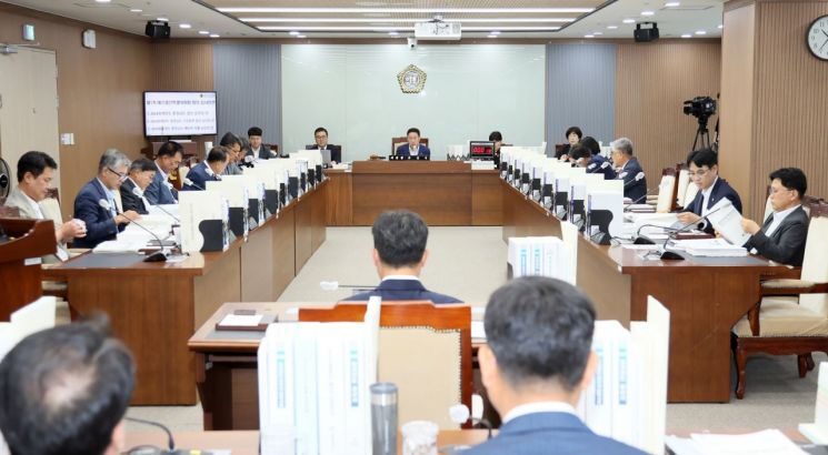 충남도의회 예결특위는 19일 오후 충남도 2024회계연도 결산안을 원안 의결했다./충남도의회 제공