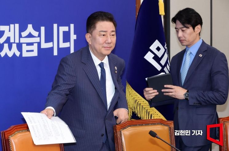 [포토] 최고위 참석하는 김병기 직무대행