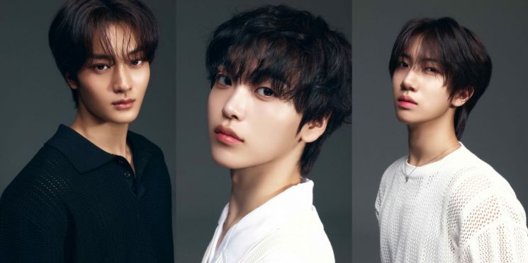 더보이즈 태영(왼쪽부터) 형준 원진이 19일 서울 강남구 청담동에서 진행된 인터뷰에 앞서 사진을 촬영하고 있다. 스타쉽엔터테인먼트