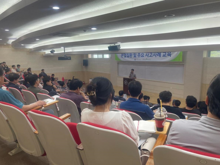 17일과 20일 업종별 폭염 고위험 사업장 대상 예방 교육. 고용노동부 부산북부지청 제공