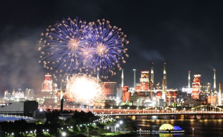 포항국제불빛축제, 호우주의보에 시민 안전 위해 '메인 불꽃쇼' 취소