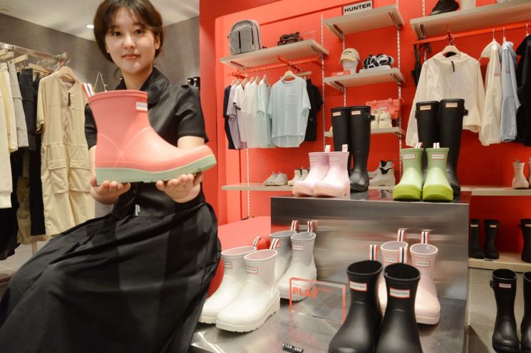 레인부츠. 롯데백화점 부산본점 제공