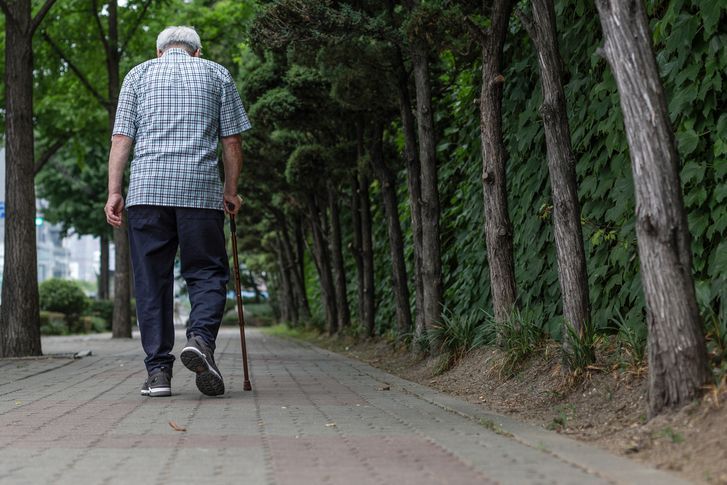노화가 진행되면 피부의 항산화 능력이 떨어져 냄새가 더 강해지고 오래 남는다. 게티이미지뱅크