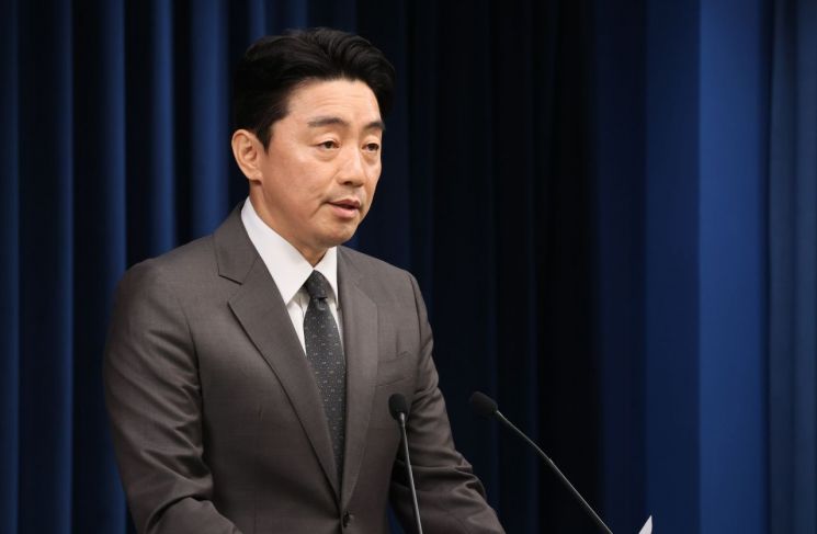 강훈식 대통령 비서실장이 23일 용산 대통령실에서 장관 후보자 지명 관련 브리핑을 하고 있다. 연합뉴스