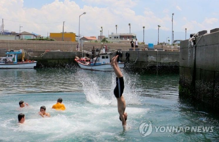 바다 다이빙 (해당사진은 기사와 직접적인 관련이 없습니다). 연합뉴스
