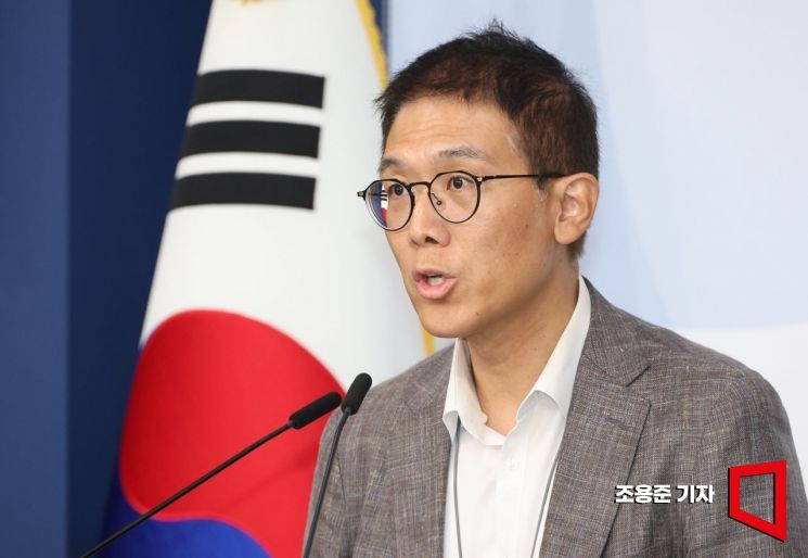 [포토] 소상공인 경영부담완화 지원 발표하는 황영호 단장