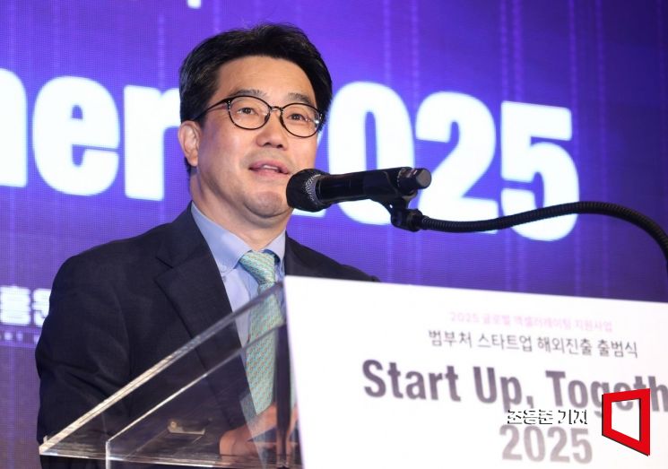 [포토] 인사말 하는 김성섭 중기차관