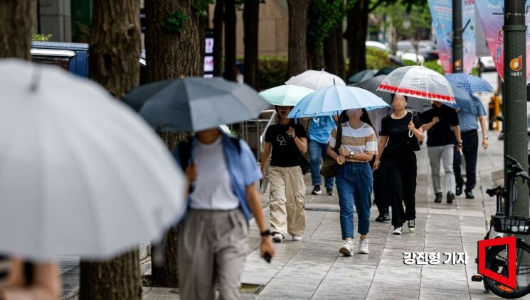 [내일날씨]장맛비 주춤하지만…체감 31도 무더위