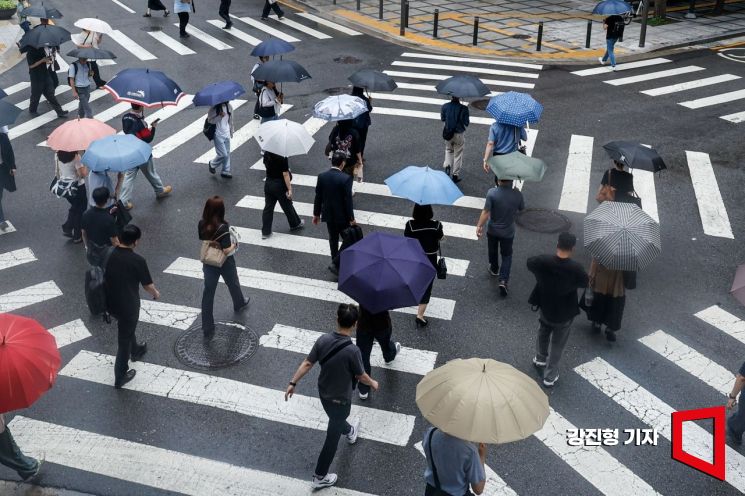 [포토] 전국 대부분 지역 장맛비 이어져