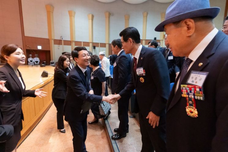 "영웅들의 헌신 기억하겠습니다"…경기도, 6·25전쟁 제75주년 행사