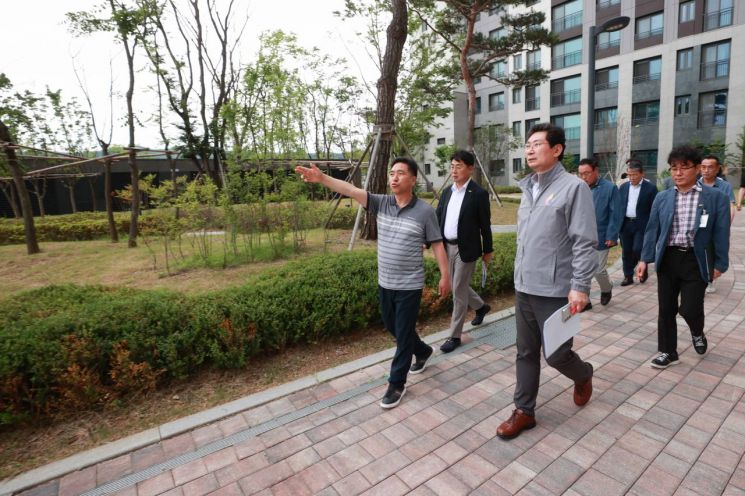 이상일 용인시장, 새 아파트 입주민과 소통 행보 나섰다