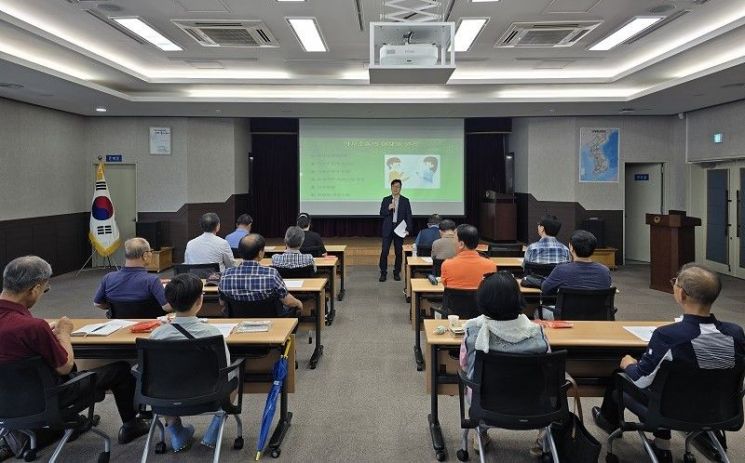 부산지방보훈청 제대군인지원센터가 제대군인 가족의 정서적 안정과 소통 증진을 위한 워크숍을 열고 있다. 부산지방보훈청 제공