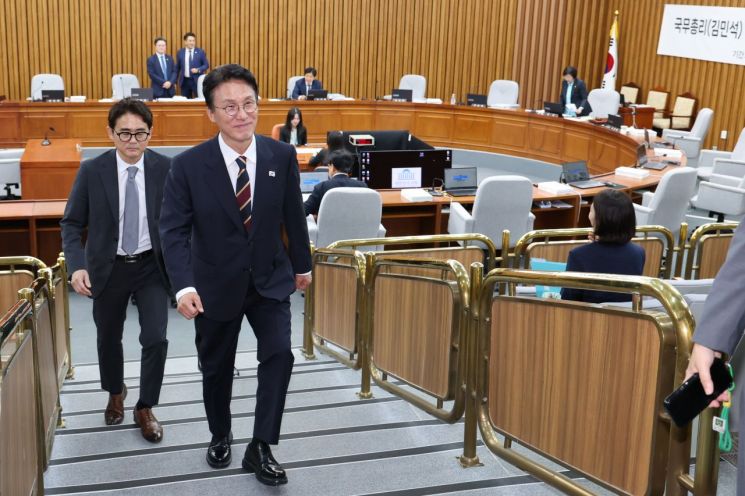 김민석 청문회 파행…"자료 와야 복귀"vs"허위 의혹" 여야 격돌